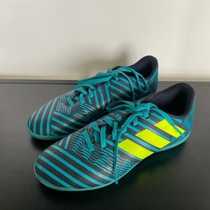 Adidas Nemeziz Size 5 Mens/ Kids Athletic Indoor Soccer Shoes